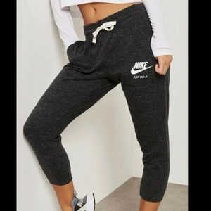 Nike | Pants \u0026 Jumpsuits | Nike Womens 